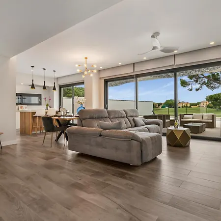 Villa Paradisus Golf & Wellnes *