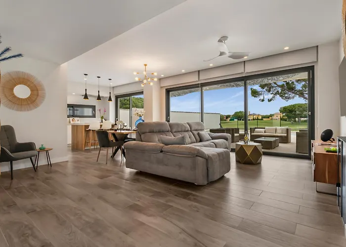 Вілла Paradisus Golf & Wellnes *